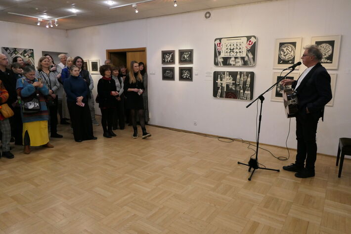 výstavy Milan Mazúr, fotograf Jaroslav Horečný. Pavol Hammel spríjemnil svojou hudbou vernisáž výstavy Záznamy z osobného zápisníka.