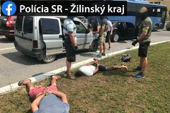 FOTO: Polícia urobila protidrogovú akciu priamo v centre Žiliny