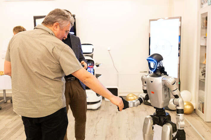 Humanoidný robot