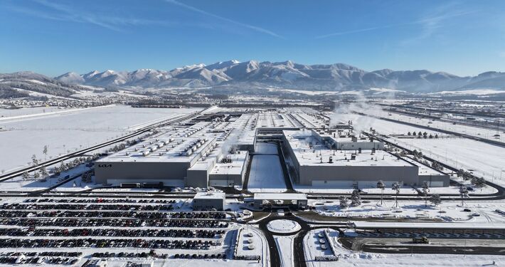Kia Slovakia čelí tlaku odborov: žiadajú zvýšenie miezd o 250 eur