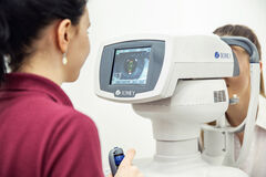 Keď oči začnú starnúť: Čo sa deje po štyridsiatke a ako si zrak chrániť čo najdlhšie