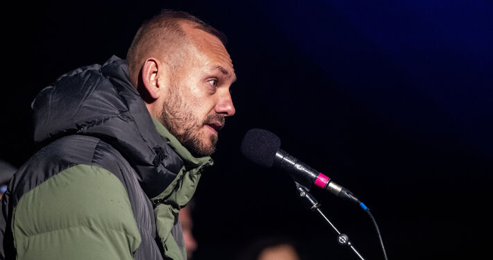 KOMENTÁR - BEZ ROZPRÁVOK