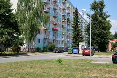 Na Slovanskej ulici v Žiline pribudli obmedzenia: dôvodom je výmena balkónov