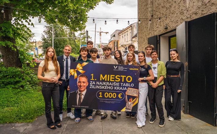 S víťazmi súťaže o najkrajšie tablo Žilinského kraja 2026 - maturanti zo 4.A Gymnázia sv. Františka z Assisi.