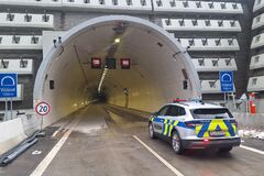Tunel Višňové sa postupne otvára! Motoristi sa vracajú na diaľnicu D1