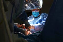 Žilinská nemocnica použila ako prvá nový robotický navigačný systém