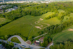 Žilina buduje prvý legálny JUMPZONE bikepark na Slovensku.  Projekt vyvolal nečakanú vlnu kritiky. 