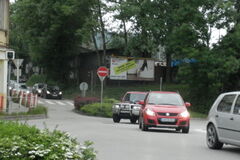 Križovatka pri viadukte vyvoláva zmätok