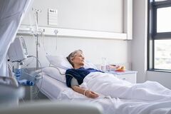 Ako sa starať o ležiaceho pacienta? Základom je prevencia preležanín a správny matrac