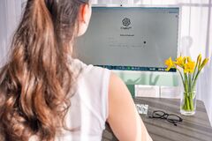 Dôverujete umelej inteligencii viac, než je bezpečné? ChatGPT fascinuje, no skrýva aj tieto hrozby