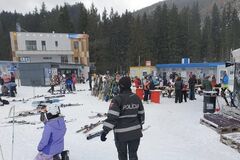 Dobré podmienky na lyžovanie podporil nový sneh. Polícia apeluje na ohľaduplnosť na svahoch