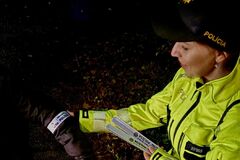 Polícia upozorňuje: Reflexné prvky zachraňujú životy