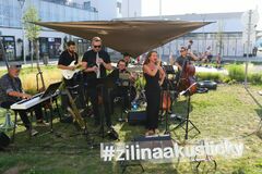 Živá muzika spríjemnila žilinské leto aj na sídliskách