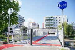 Na Solinkách opravujú zábradlie lávky Centrálna. Chodcov a cyklistov čakajú krátkodobé obmedzenia