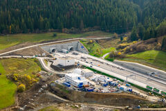 Trikrát poklepaný základný kameň, 12 ministrov dopravy, vyše štvrť storočia čakania: Tunel Višňové pamätá naozaj veľa 