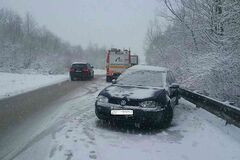 Severné Slovensko zasiahla snehová kalamita. Hasiči bojovali so snehom aj vetrom