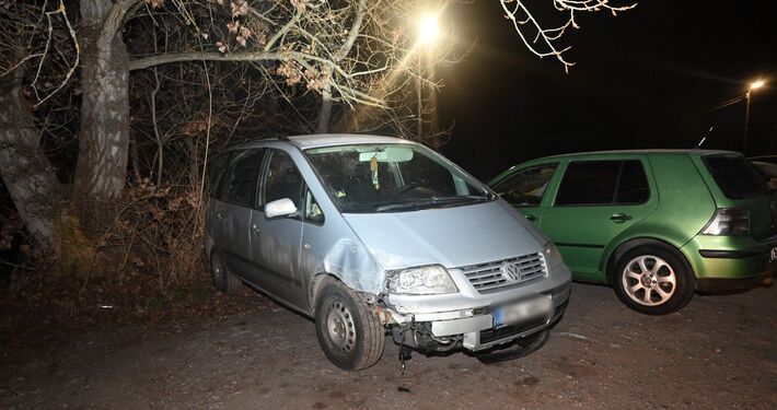 Vodič pod vplyvom alkoholu poškodil na Hájiku viacero vozidiel 