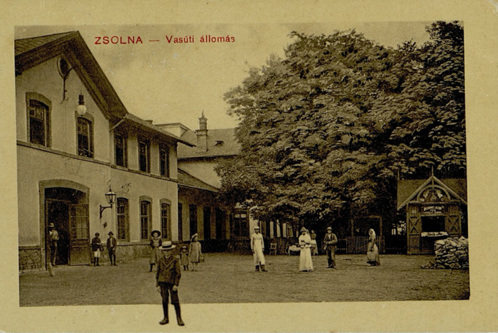 Stánok pekára Jozefa Belošoviča pri železničnej stanici v roku 1912