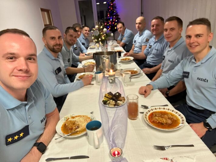 Štedrá večera sa nekoná vždy v kruhu rodiny. 