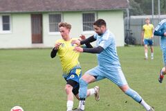 OBLASTNÝ FUTBAL - Matúš Belko zo Strečna sa proti Turiu blysol hetrikom