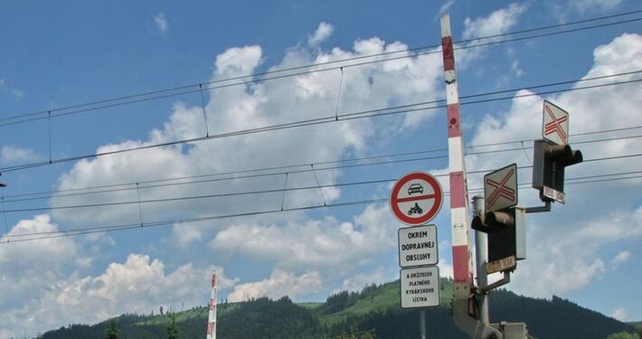 Bezpečnosť na železničných priecestiach: ŽSR reagujú na podnety čitateľov