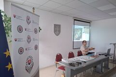 Policajti a archeológovia spojili sily. Vykrádači archeologických nálezísk to budú mať opäť o niečo ťažšie