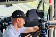 Žilinský kraj patril medzi najhoršie. Policajná akcia odhalila desiatky vodičov s mobilom v ruke aj vysokú rýchlosť