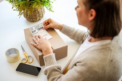 Jednoduchšie a lacnejšie posielanie zásielok? Vyskúšajte elektronický podací hárok