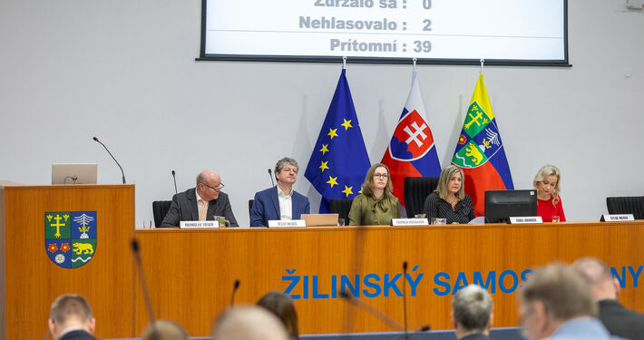 Krajskí poslanci schválili investície do zdravotníctva, škôl aj športu