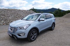 HYUNDAI GRAND SANTA FE - Na cesty i necesty pre siedmich