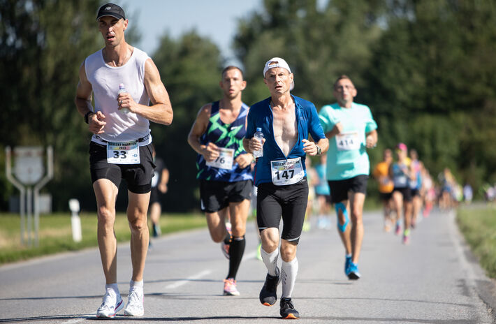 Zdeno Chára na Rajeckom maratóne. snímka: cvak.sk