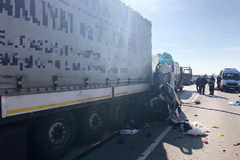 Žilinčan (31) narazil do odstaveného kamiónu: S ťažkými zraneniami ho transportoval vrtuľník, FOTO