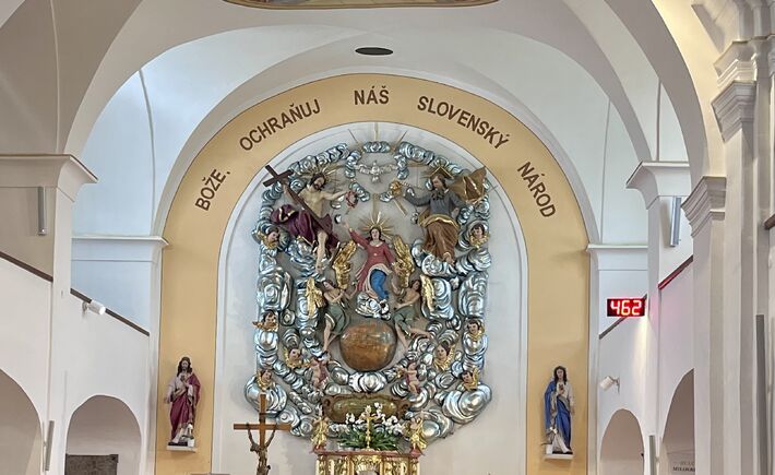 Interiér varínskeho kostola.