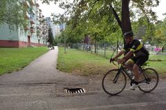 Nebezpečný kanál ohrozuje deti aj cyklistov